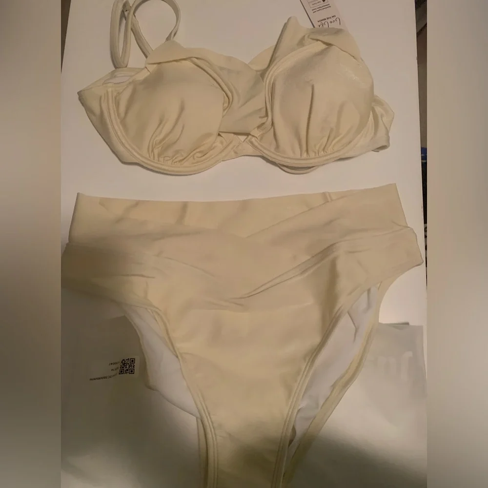 Cupshe underwire ruffle high waisted off-white bikini - size M - Picture 7 of 7